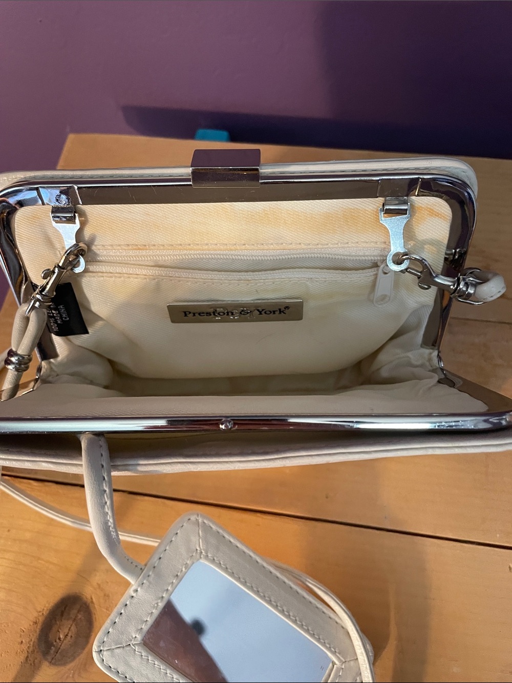 VTG PRESTON & YORK LEATHER CROSSBODY - Picture 7 of 9
